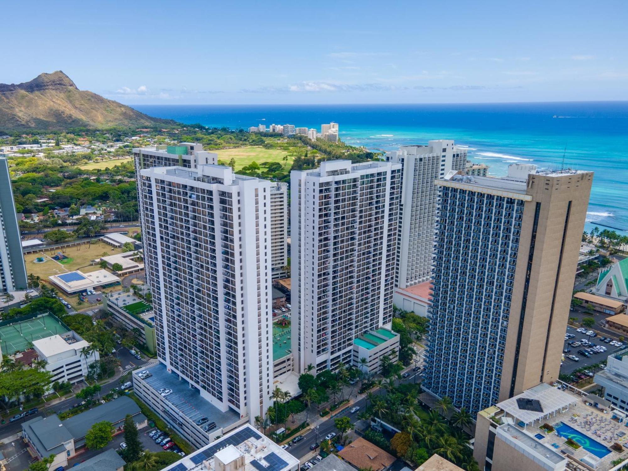 Newly Renovated ,1 Block To Waikiki Beach, Free Parking Apartamento Honolulu