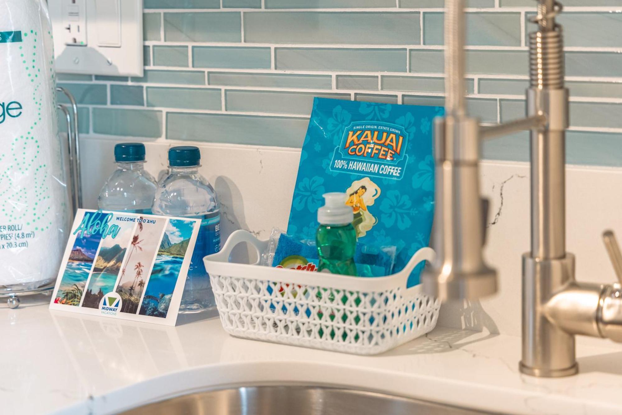 Newly Renovated ,1 Block To Waikiki Beach, Free Parking Apartamento